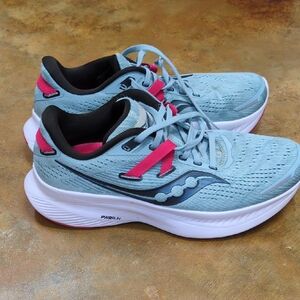 Saucony Women's Guide 16 Running Shoes In Blue And Pink, Good Condition, Sz 7.5